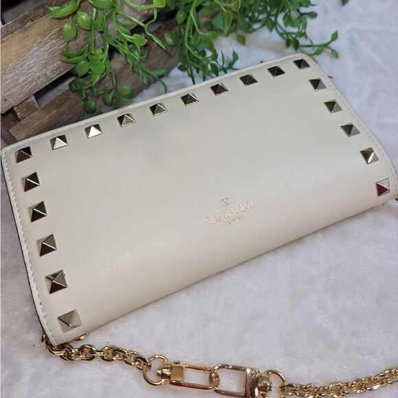 Authentic Valentino Garavani Leather Studded Wallet EUC GORGEOUS - Picture 17 of 17